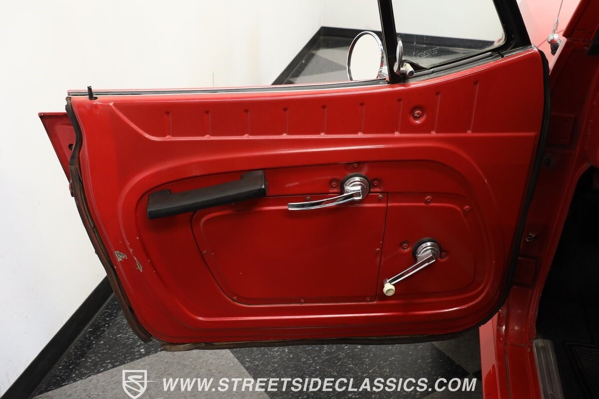 Jeep-Jeepster-Commando-1969-Convertible-33