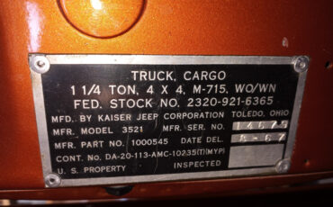 Jeep-Kaiser-M715-1967-Standard-Cab-Pickup-2