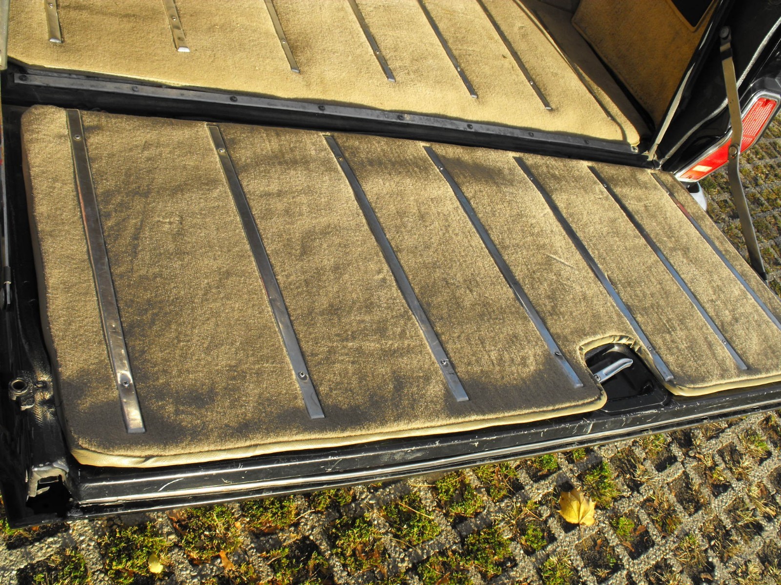 Jeep-Wagoneer-1988-SUV-10