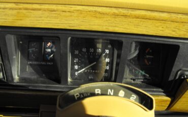 Jeep-Wagoneer-1988-SUV-12