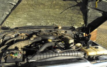 Jeep-Wagoneer-1988-SUV-14