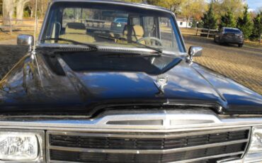 Jeep-Wagoneer-1988-SUV-17