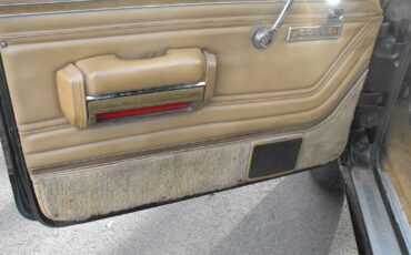 Jeep-Wagoneer-1988-SUV-18