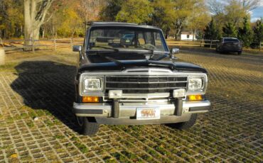 Jeep-Wagoneer-1988-SUV-2