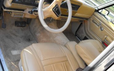 Jeep-Wagoneer-1988-SUV-4