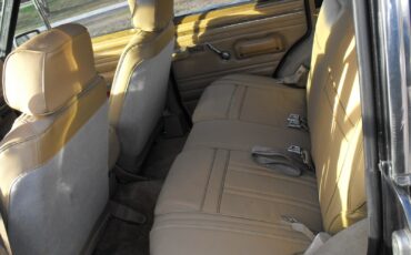 Jeep-Wagoneer-1988-SUV-7