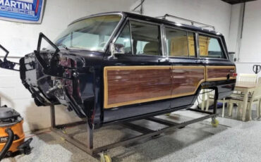 Jeep-Wagoneer-1991-SUV-10