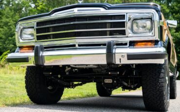 Jeep-Wagoneer-1991-SUV-17