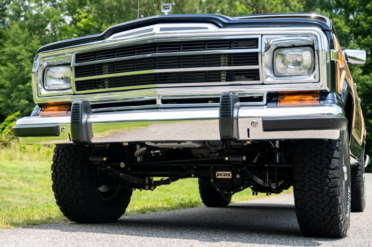 Jeep-Wagoneer-1991-SUV-17