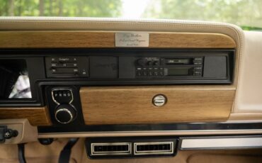 Jeep-Wagoneer-1991-SUV-18