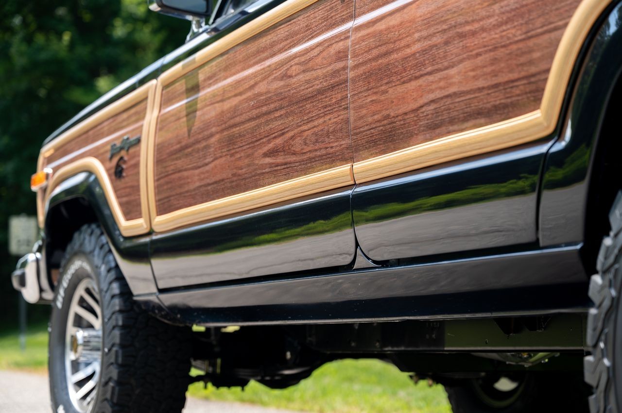 Jeep-Wagoneer-1991-SUV-19