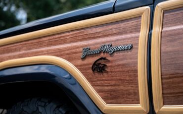 Jeep-Wagoneer-1991-SUV-25