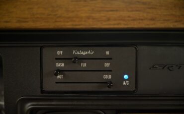 Jeep-Wagoneer-1991-SUV-26