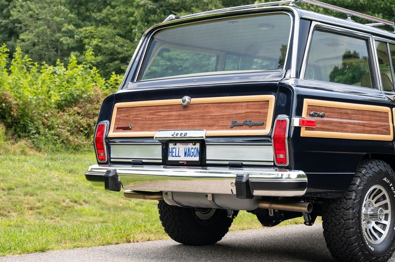 Jeep-Wagoneer-1991-SUV-3