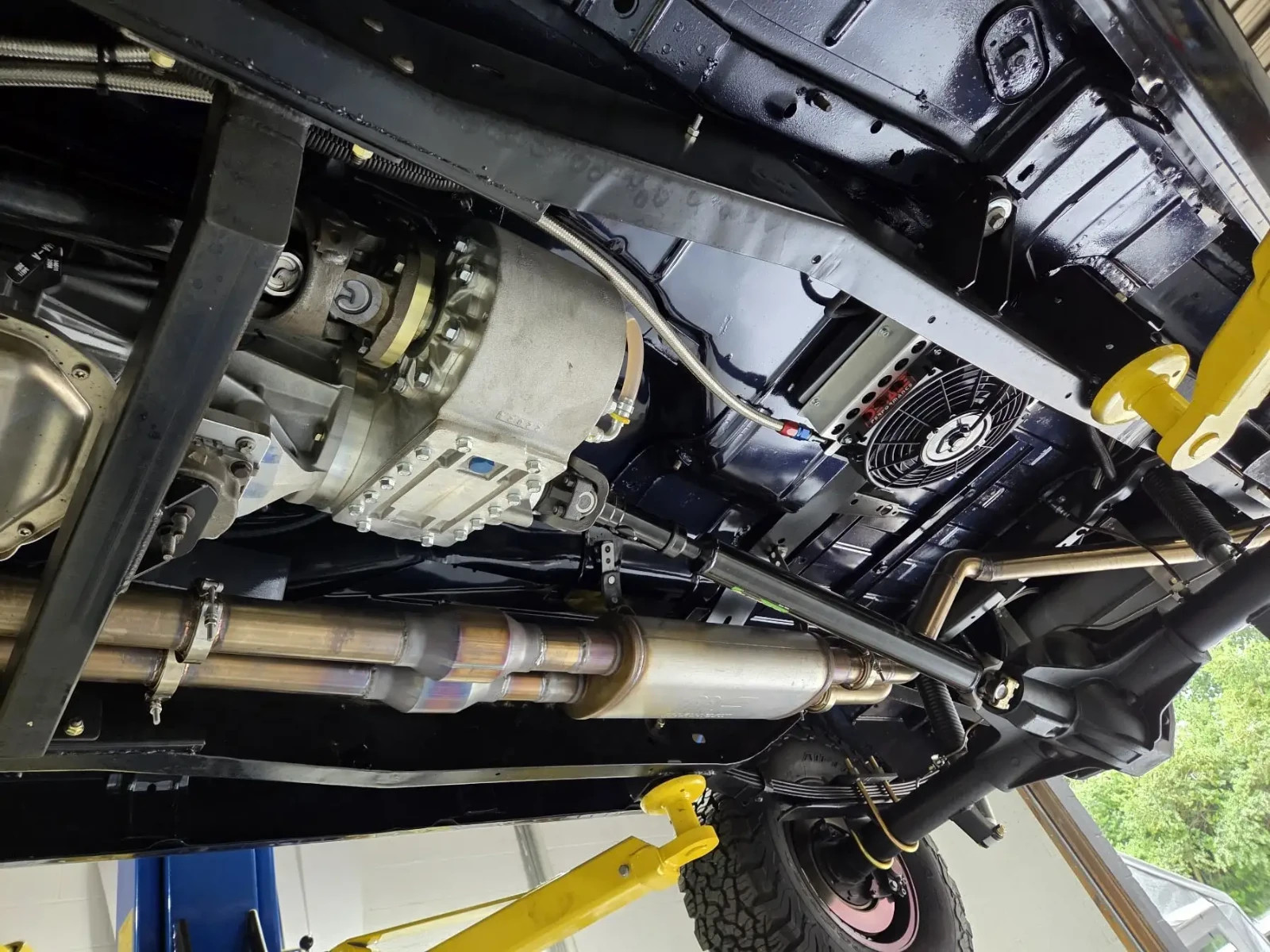 Jeep-Wagoneer-1991-SUV-8