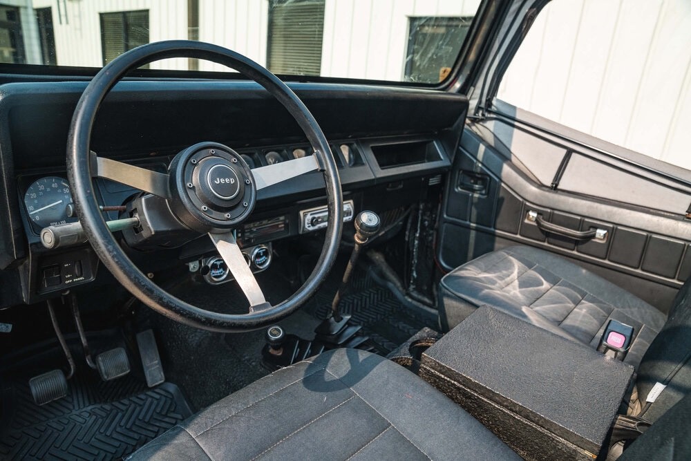 Jeep-Wrangler-1987-SUV-2