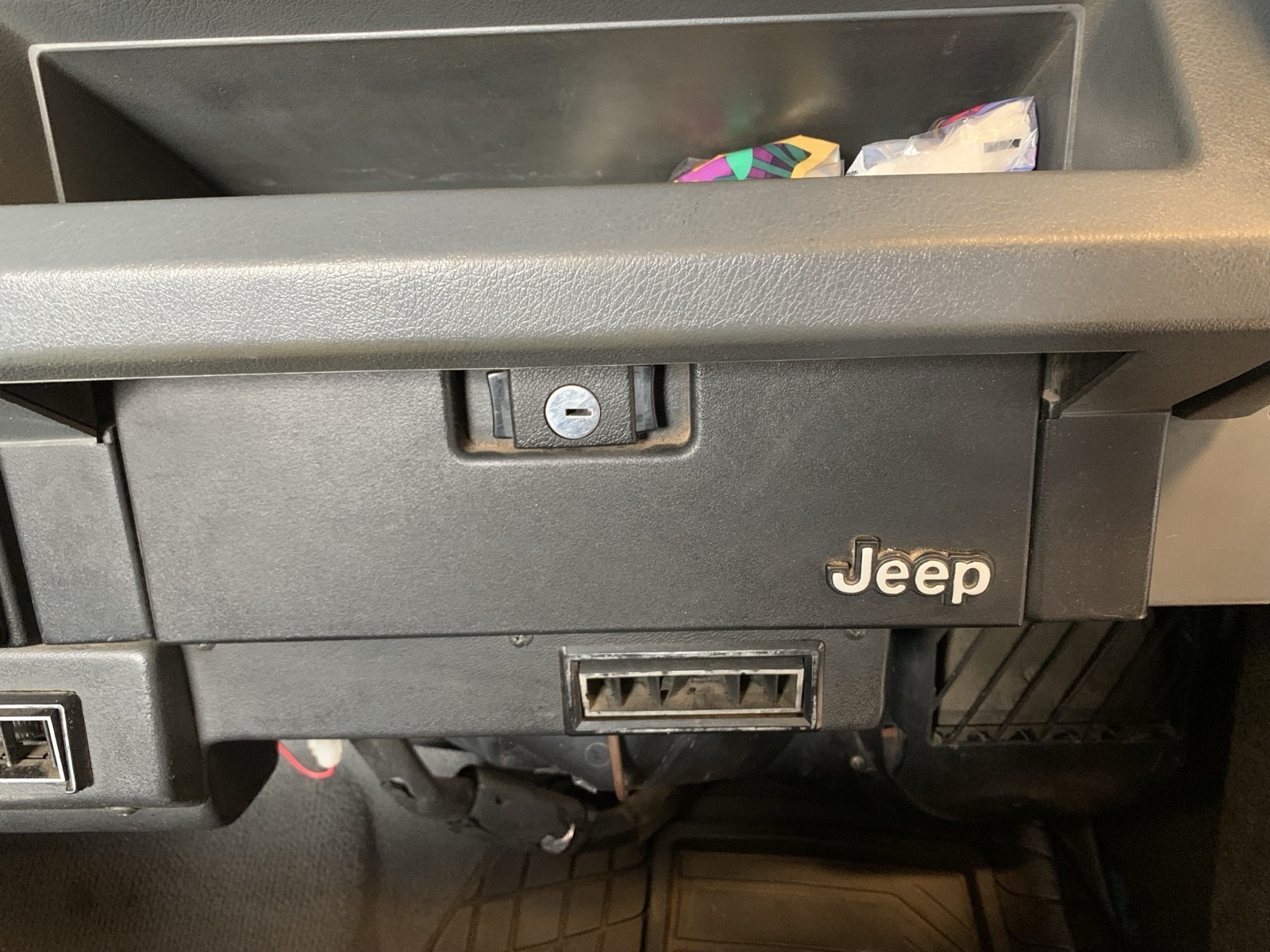 Jeep-Wrangler-1989-SUV-24