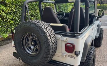 Jeep-Wrangler-1992-3