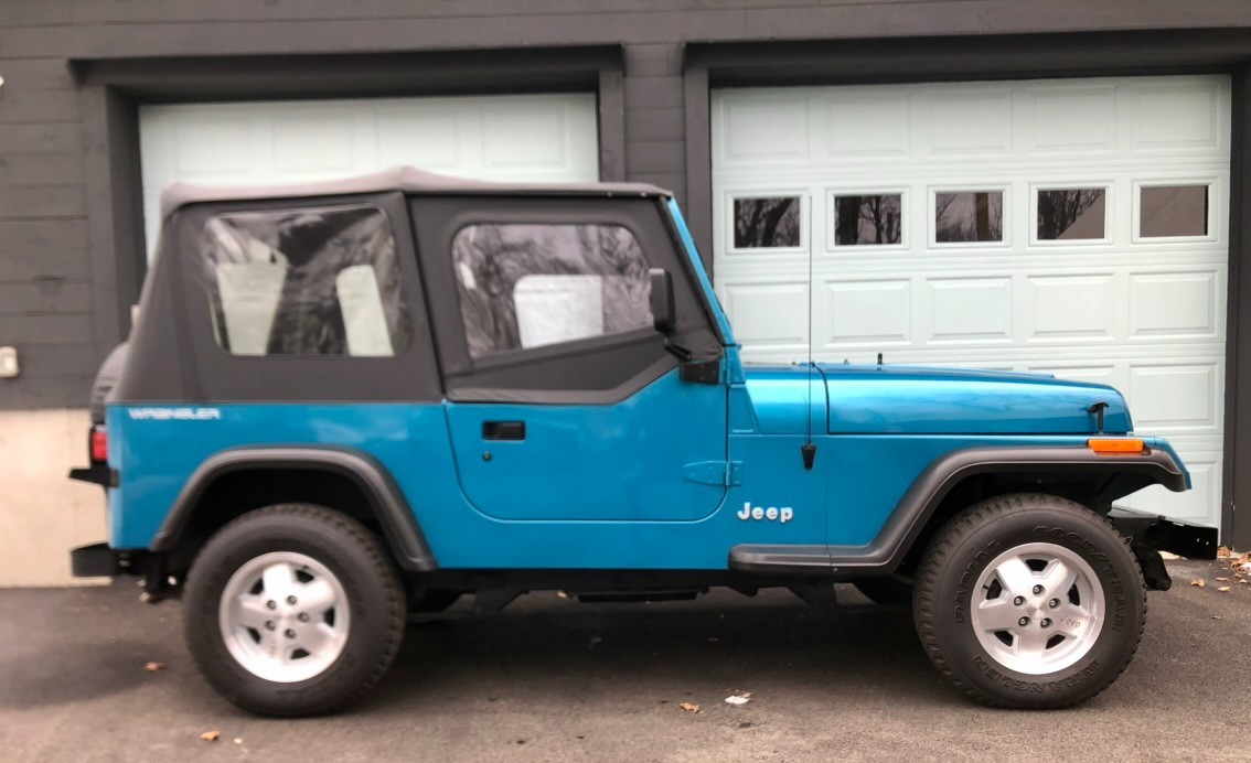 Jeep-Wrangler-1993-SUV-10