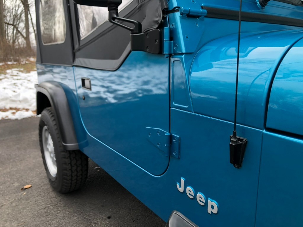 Jeep-Wrangler-1993-SUV-16