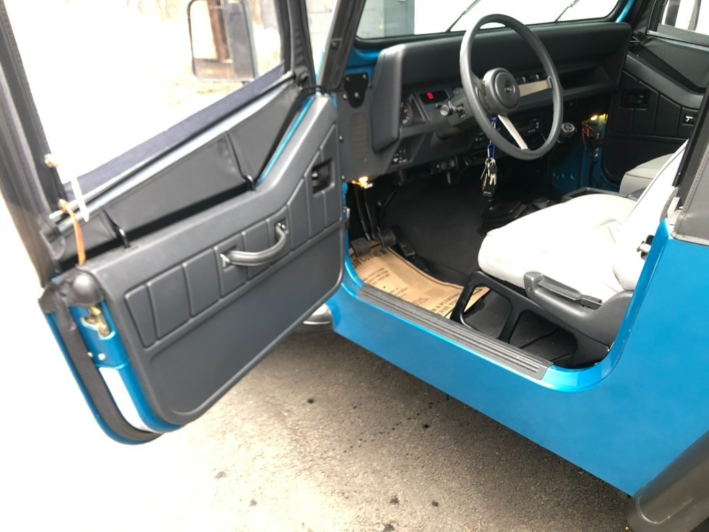 Jeep-Wrangler-1993-SUV-21