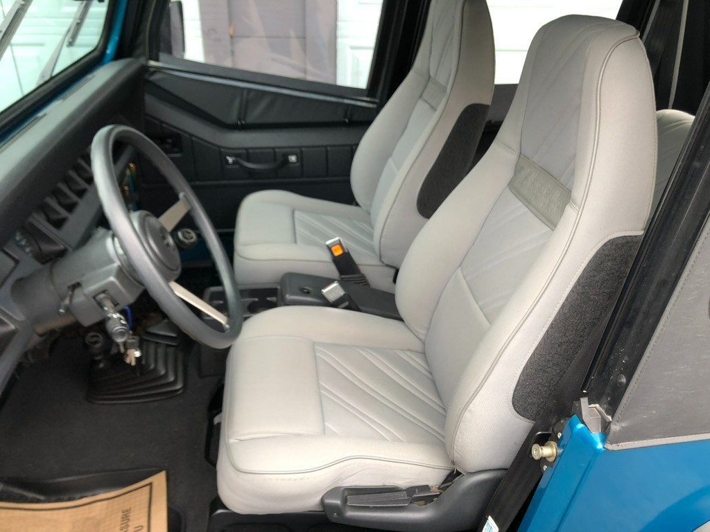 Jeep-Wrangler-1993-SUV-22