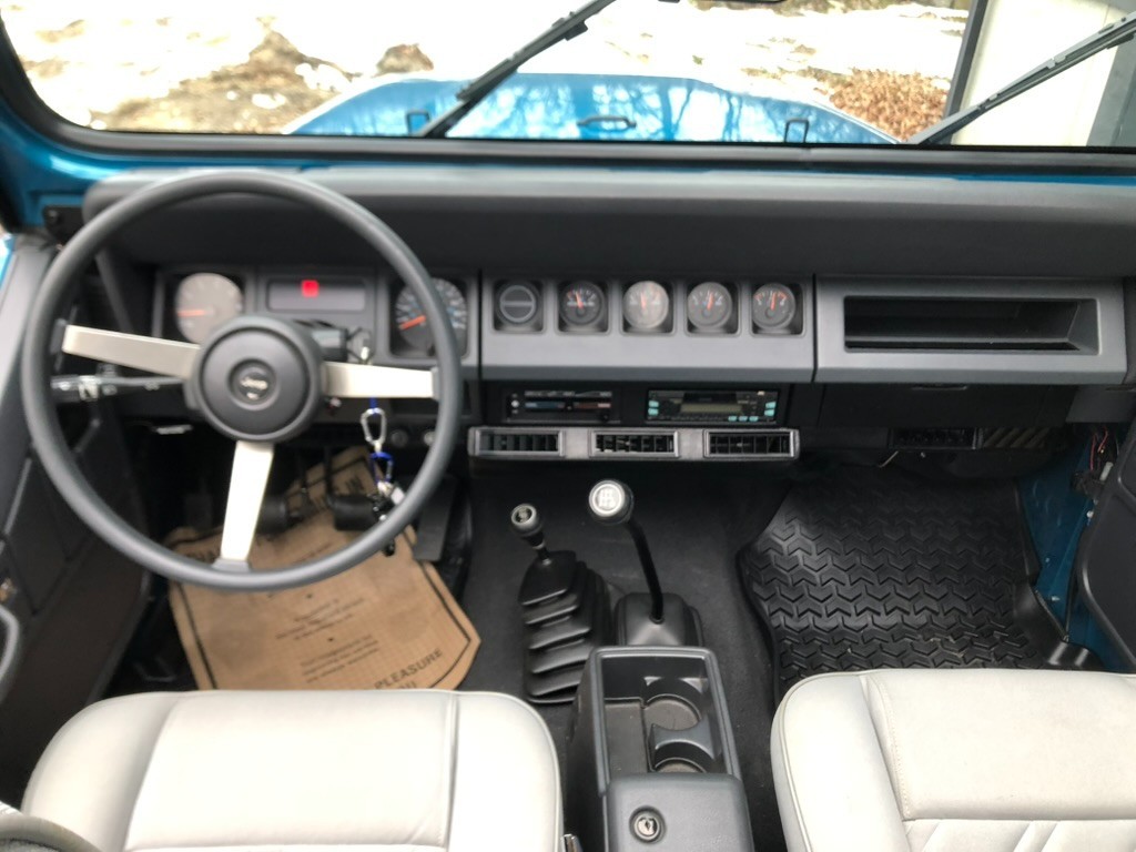 Jeep-Wrangler-1993-SUV-23