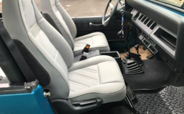 Jeep-Wrangler-1993-SUV-25