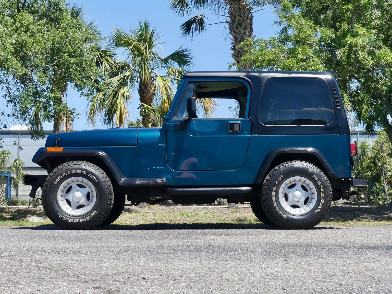 Jeep-Wrangler-1995-SUV-12
