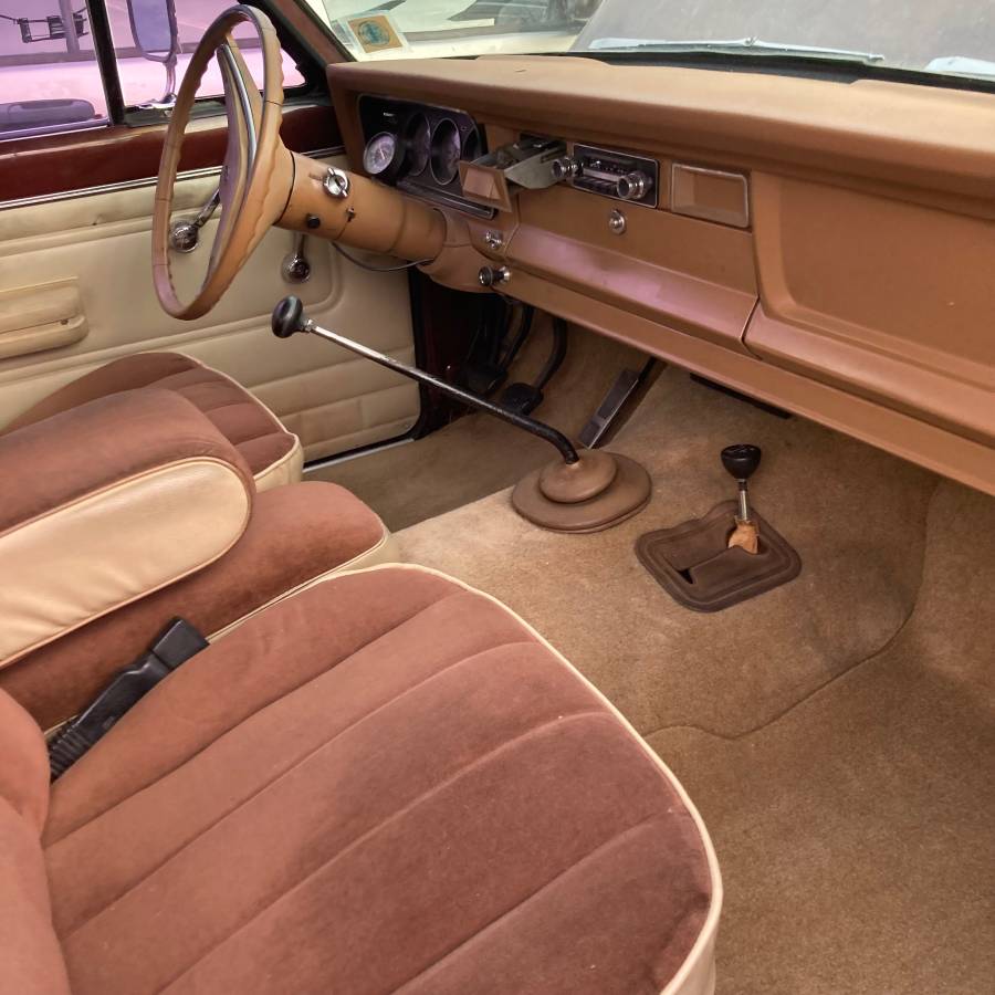 Jeep-cherokee-1976-brown-11