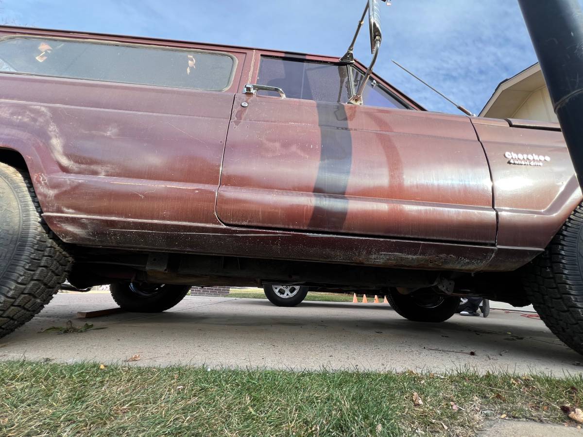 Jeep-cherokee-1976-brown-14