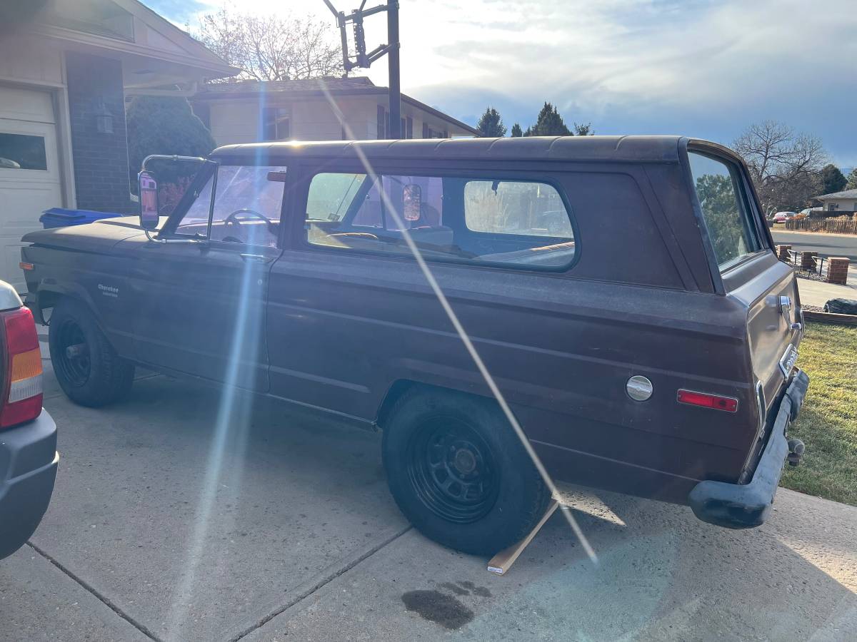 Jeep-cherokee-1976-brown-2