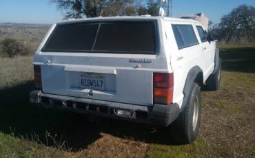 Jeep-cherokee-1987-white-1
