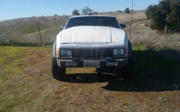 Jeep-cherokee-1987-white-4