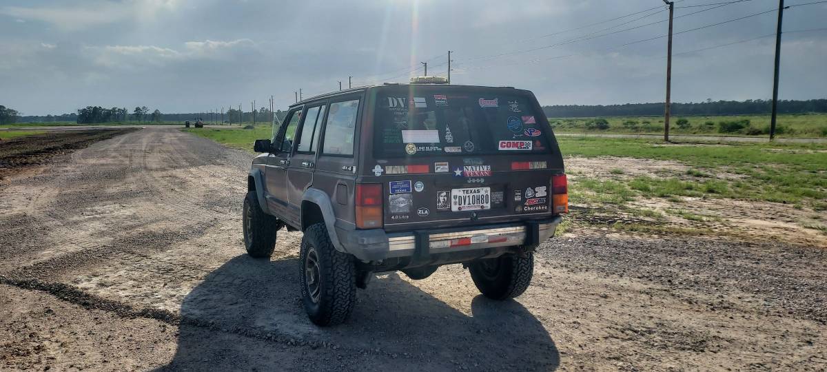 Jeep-cherokee-1988-custom-1