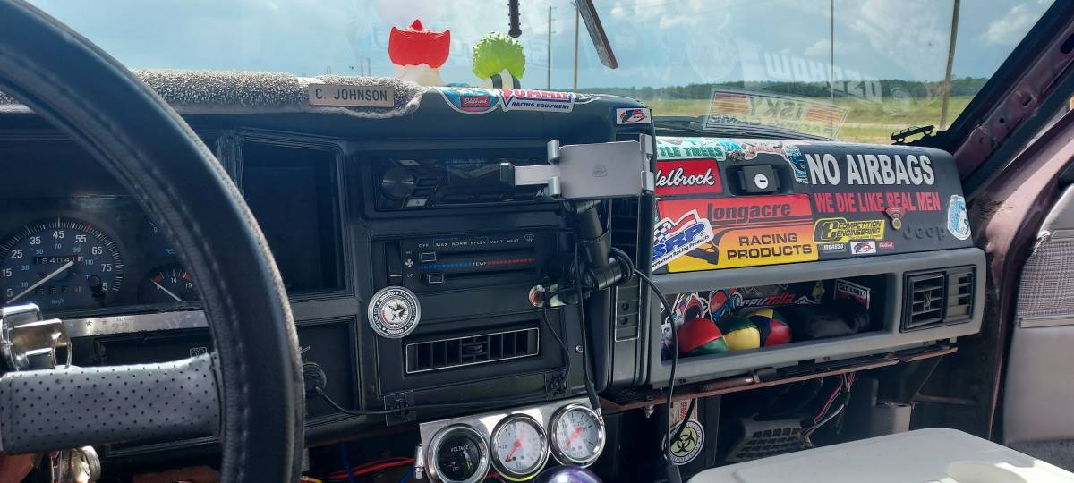 Jeep-cherokee-1988-custom-12