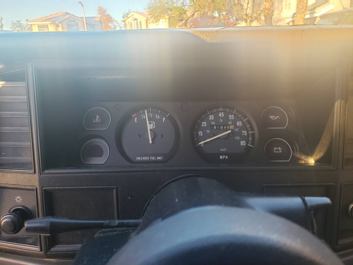 Jeep-cherokee-1992-grey-1