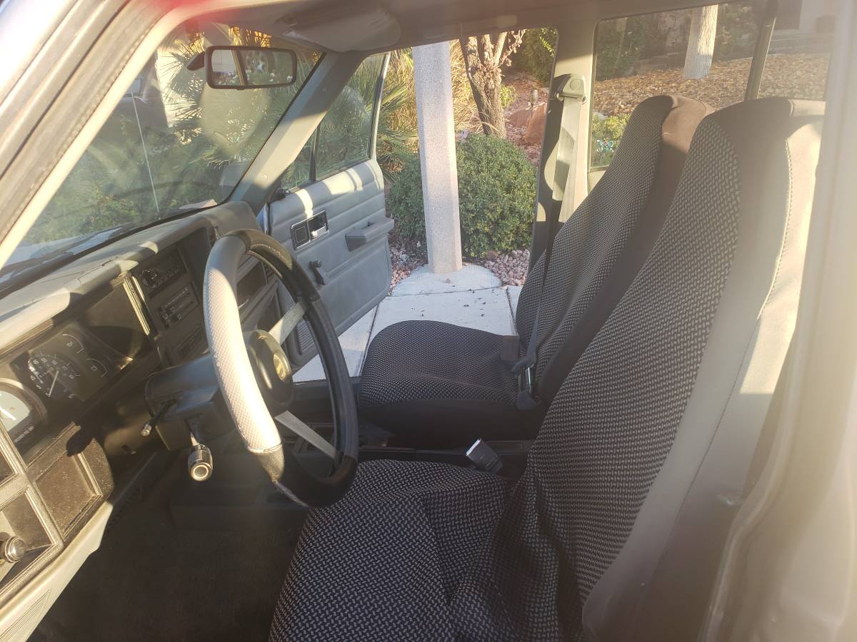 Jeep-cherokee-1992-grey-2