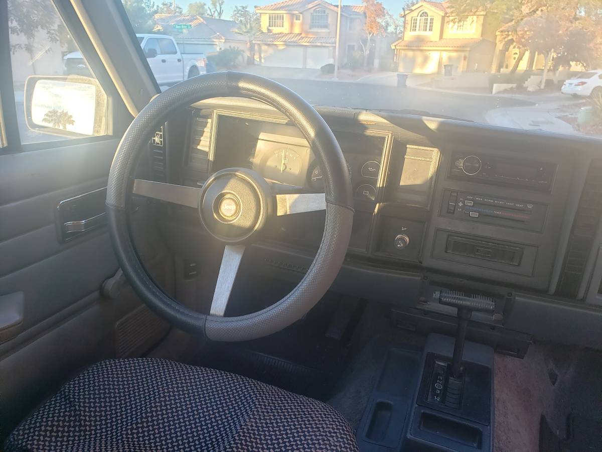 Jeep-cherokee-1992-grey-4
