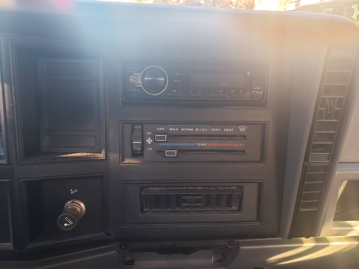 Jeep-cherokee-1992-grey