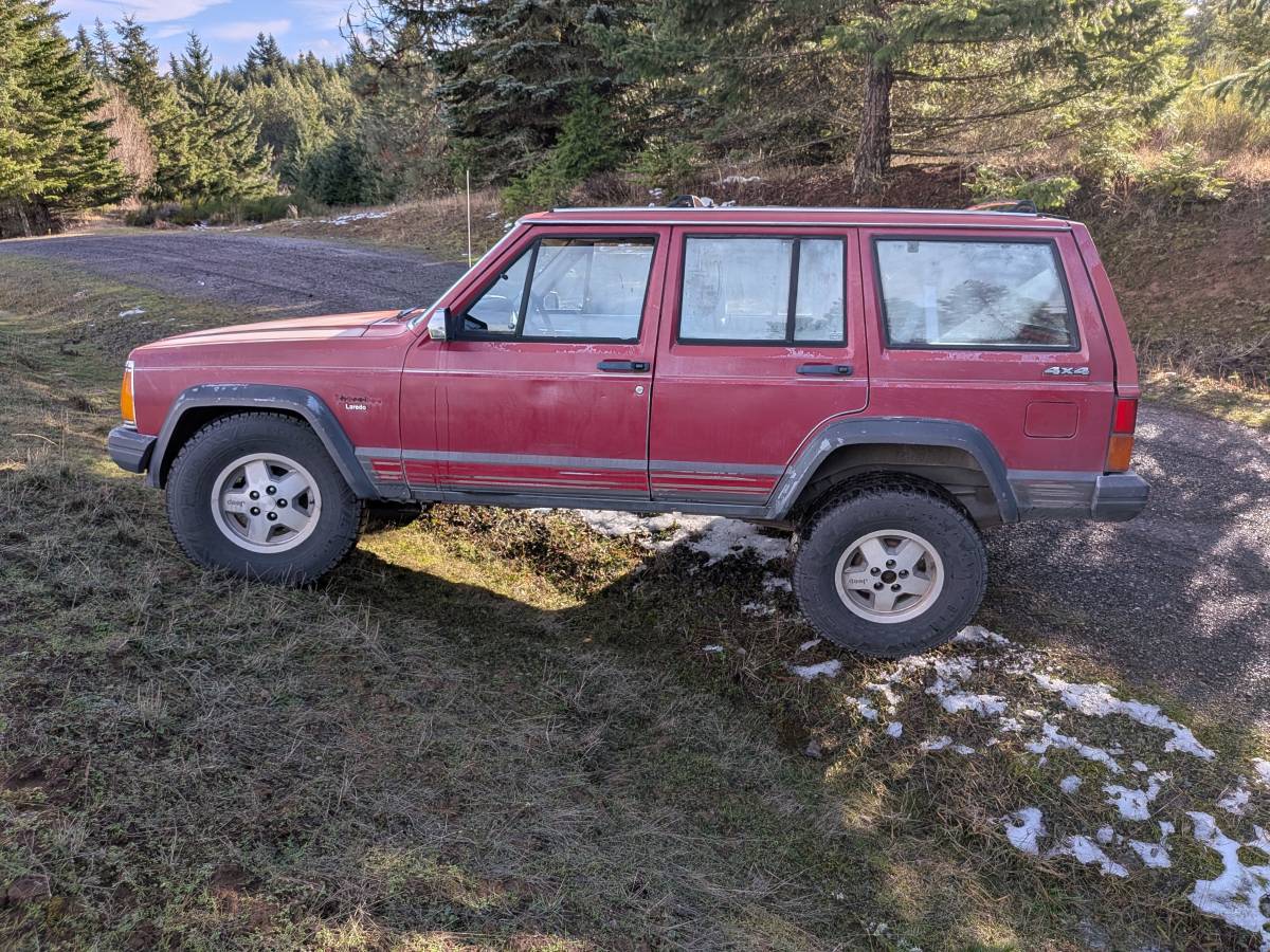 Jeep-cherokee-laredo-4x4-1990-red-1