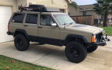 Jeep-cherokee-xj-1990-custom-2