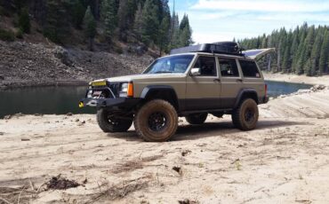 Jeep-cherokee-xj-1990-custom-3