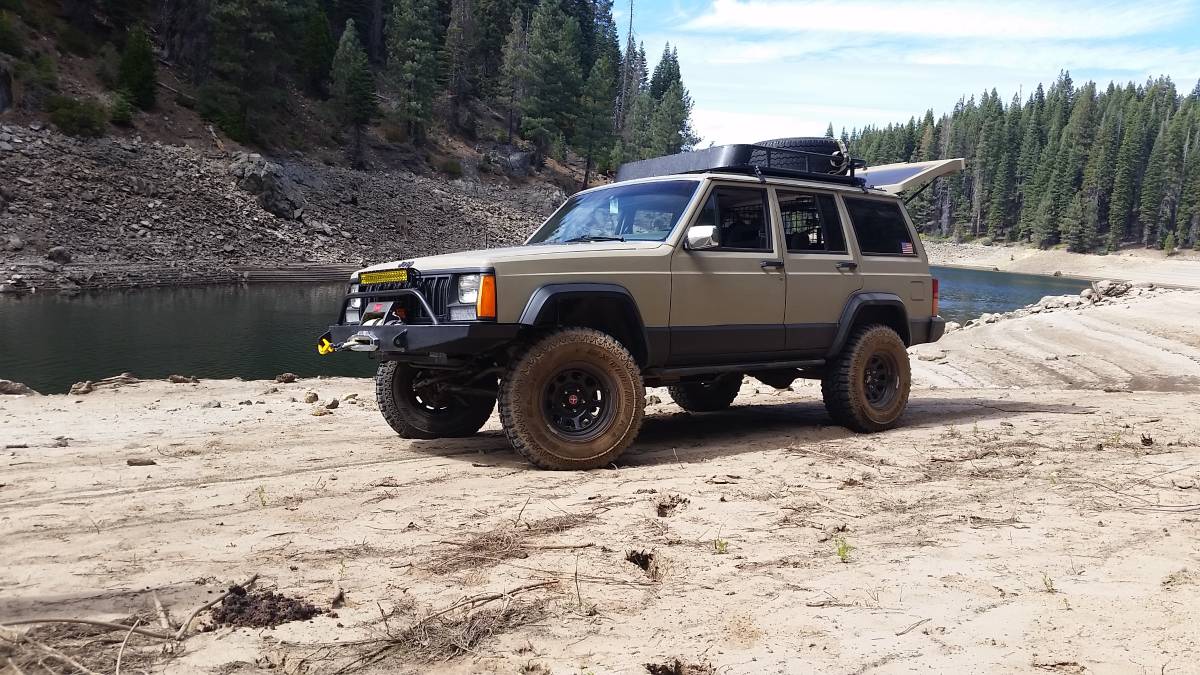 Jeep-cherokee-xj-1990-custom-3