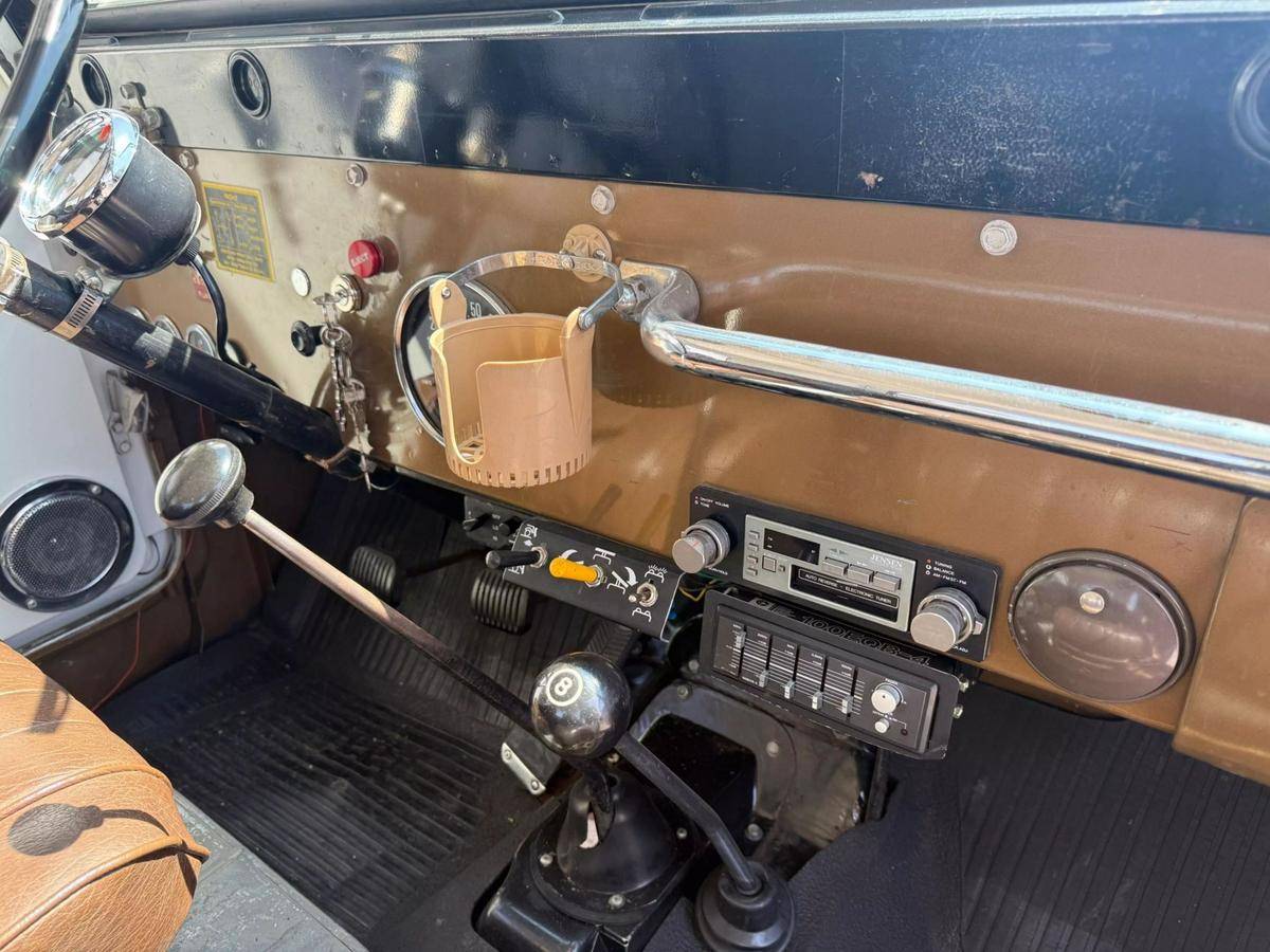 Jeep-cj5-1970-brown-8