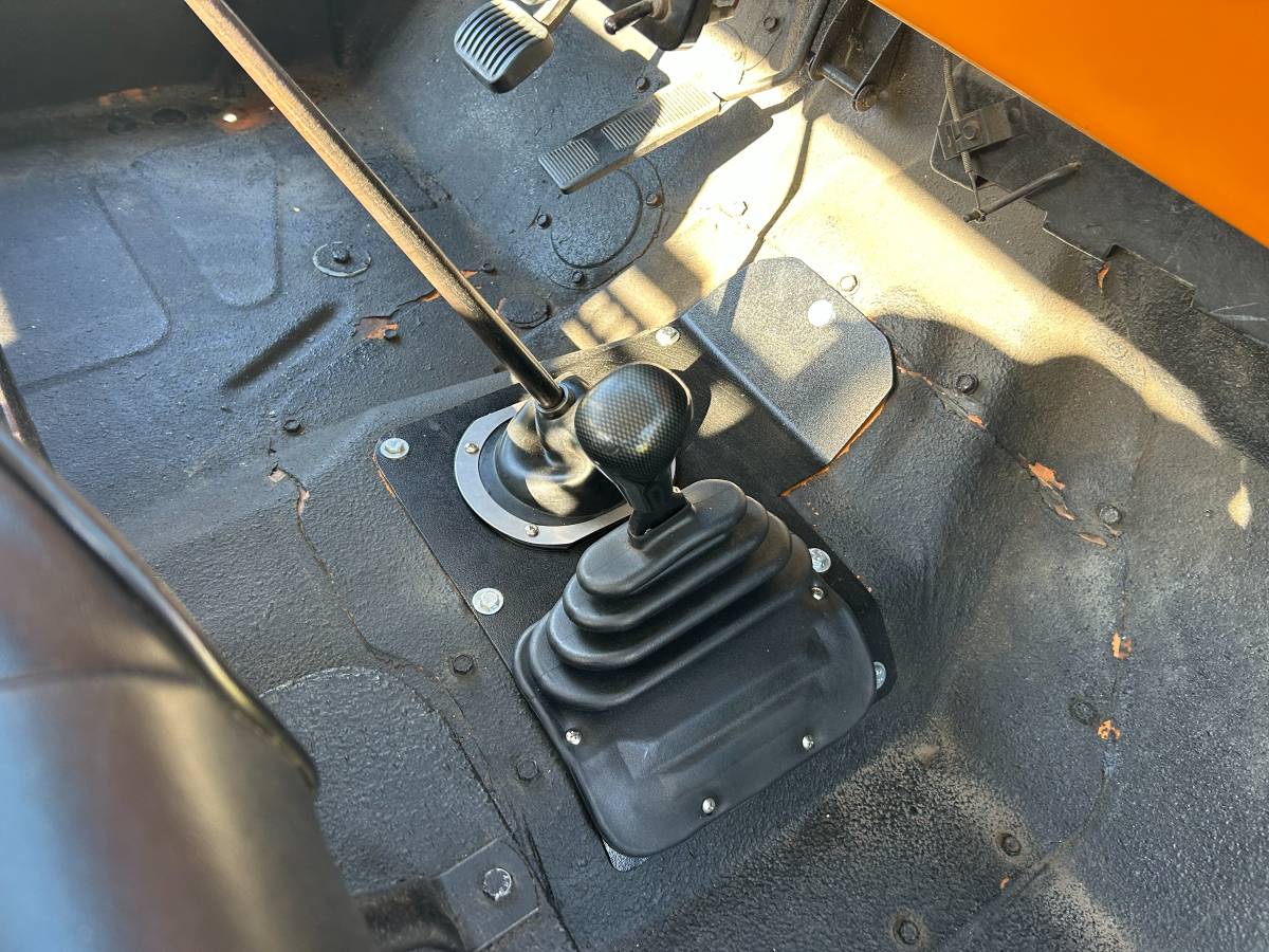 Jeep-cj5-1973-orange-10