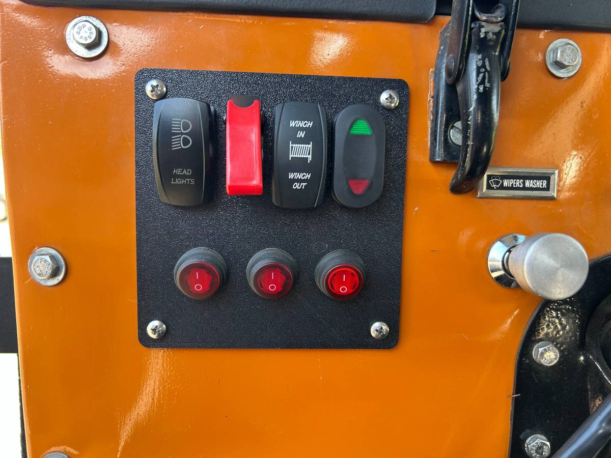 Jeep-cj5-1973-orange-12