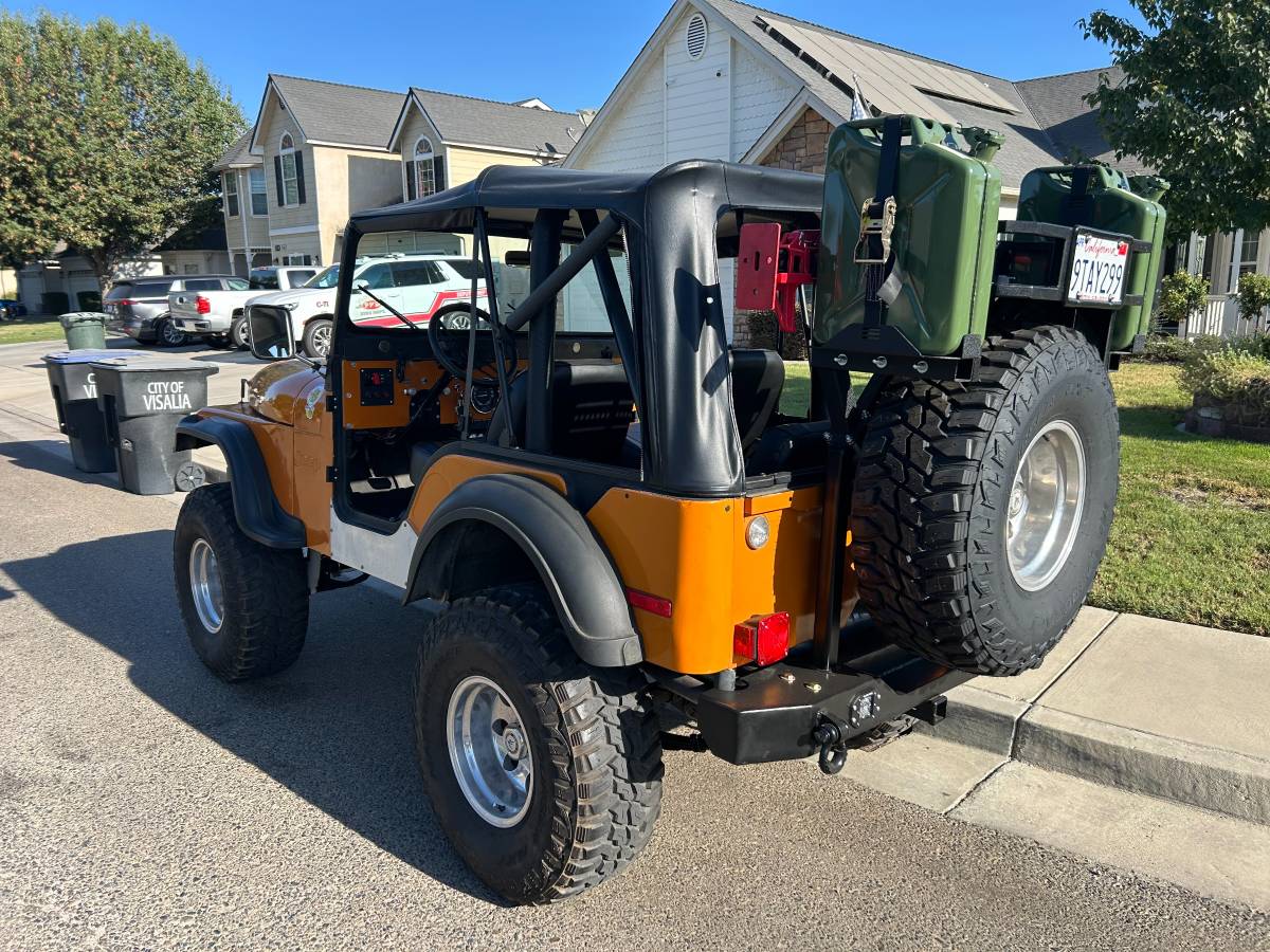 Jeep-cj5-1973-orange-3