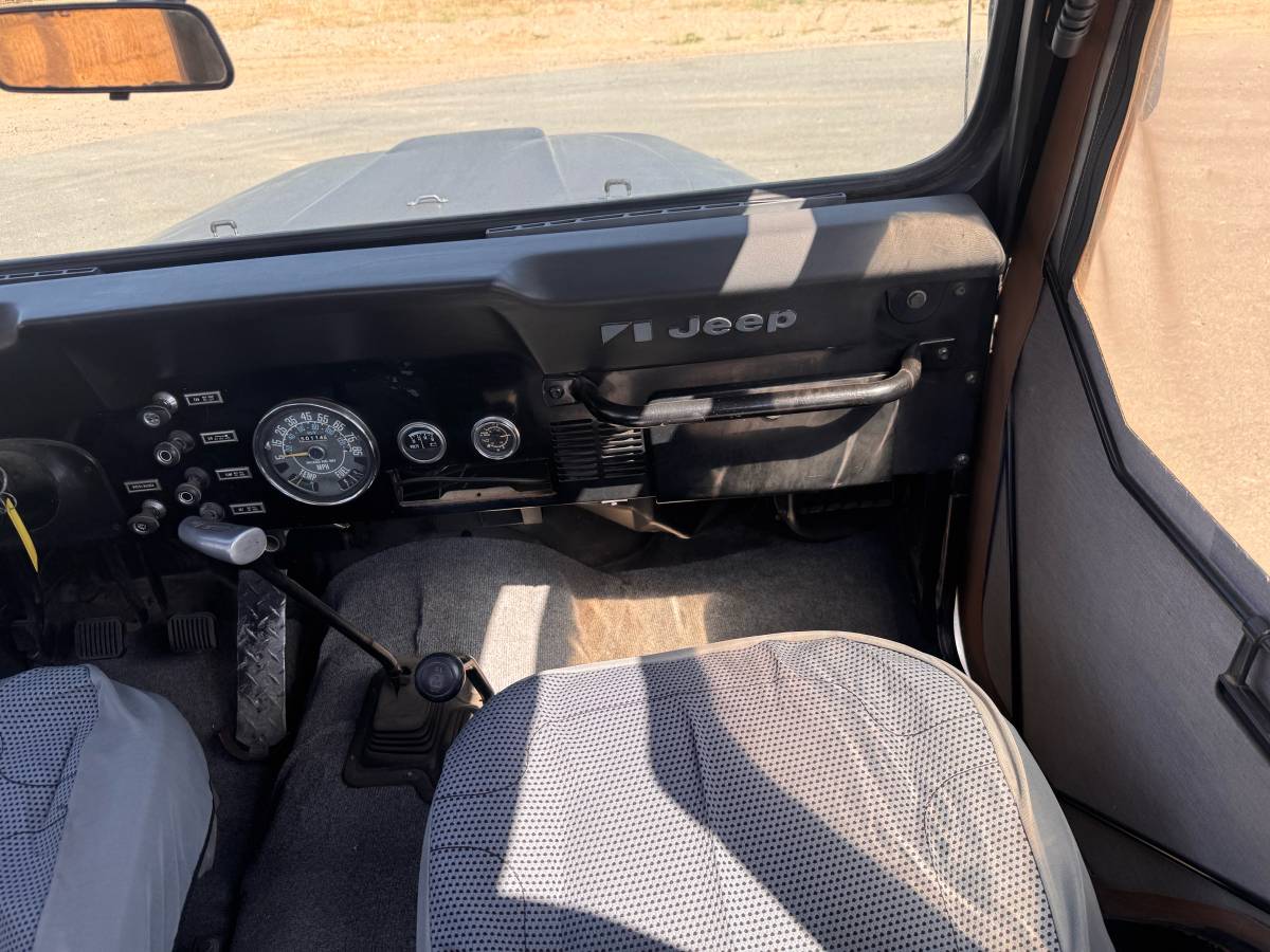 Jeep-cj5-1980-black-11