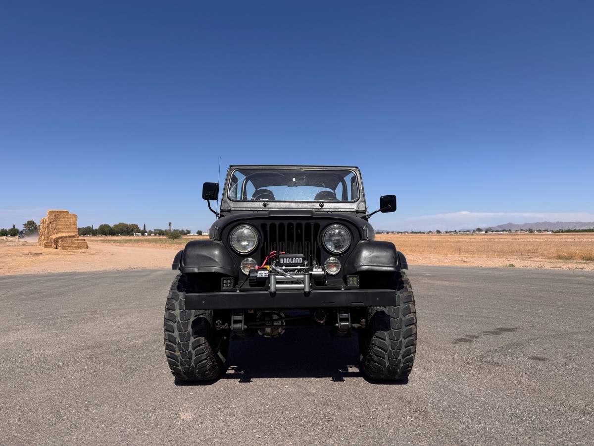 Jeep-cj5-1980-black-15